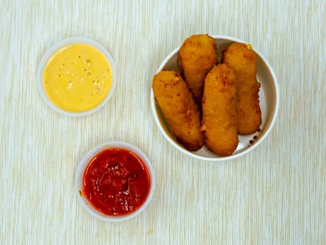 Fried mozzarella sticks